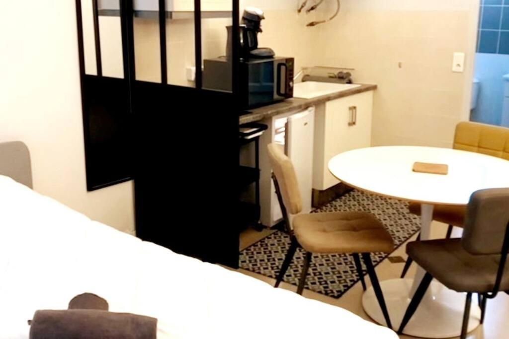 Appartement Paule - Climatise Au 3eme Place Pie 2pers